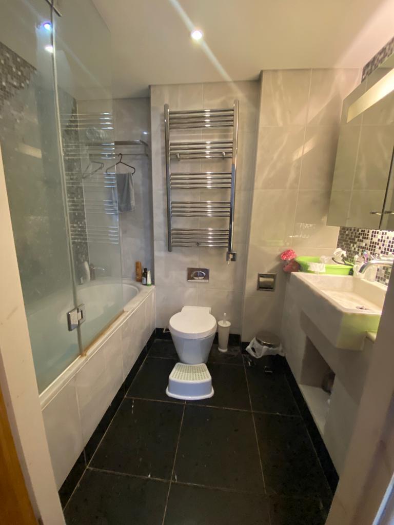 2 Bedroom Apartment to Rent in Canary Wharf, South Quay, E14 9HW