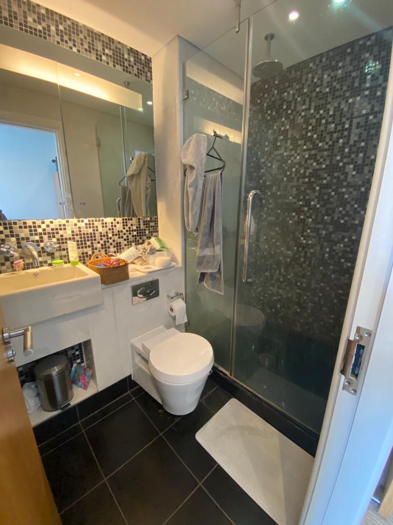 2 Bedroom Apartment to Rent in Canary Wharf, South Quay, E14 9HW