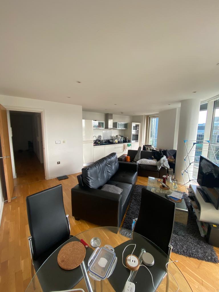 2 Bedroom Apartment to Rent in Canary Wharf, South Quay, E14 9HW