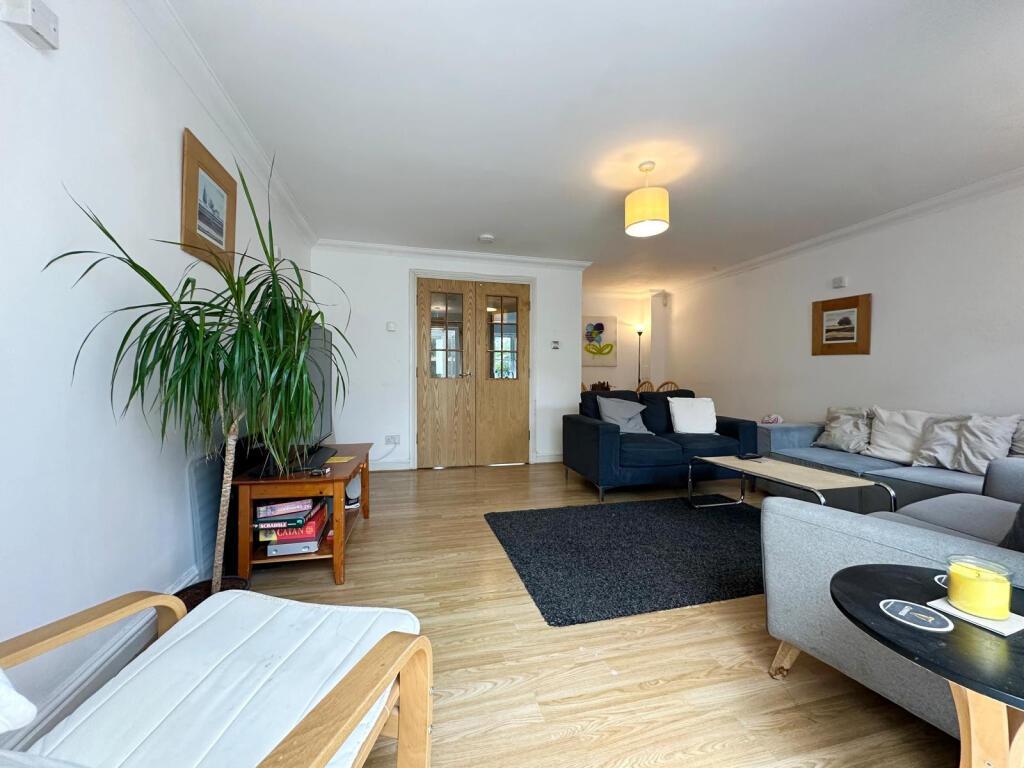 4 Bedroom Mews Terrace to Rent in Brixton, Dulwich, SW2 2YF