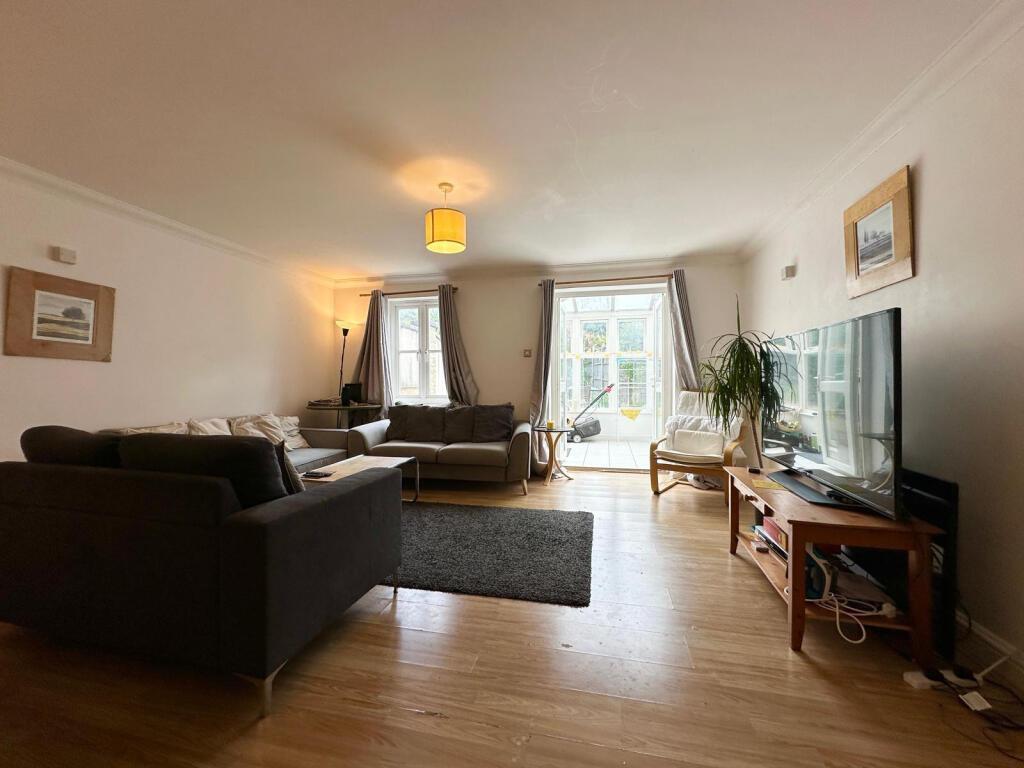 4 Bedroom Mews Terrace to Rent in Brixton, Dulwich, SW2 2YF