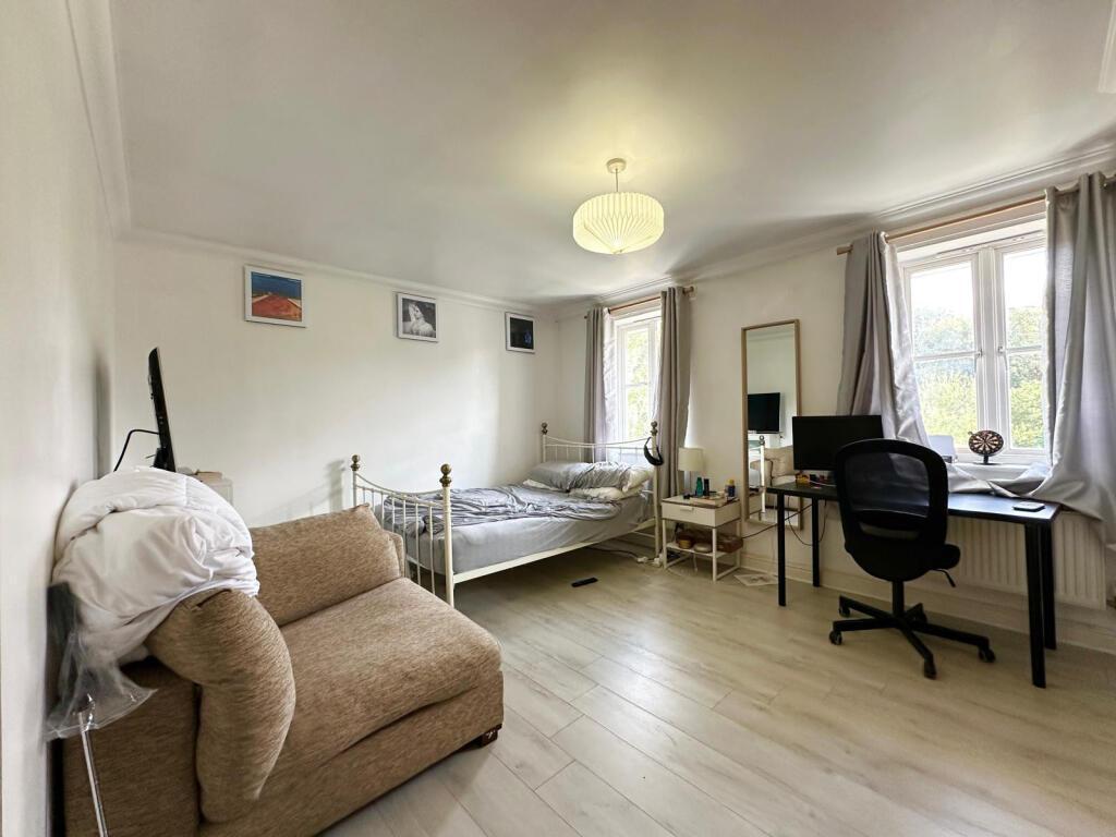 4 Bedroom Mews Terrace to Rent in Brixton, Dulwich, SW2 2YF