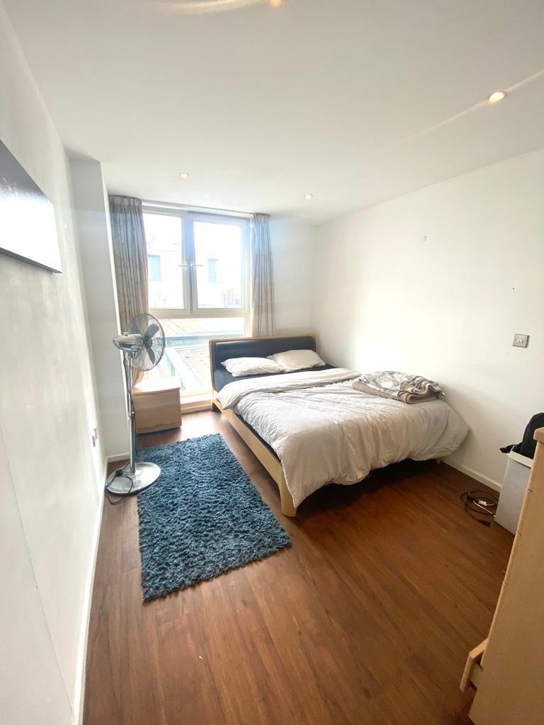 2 Bedroom Flat for Sale in Canary Wharf, E16 1BQ