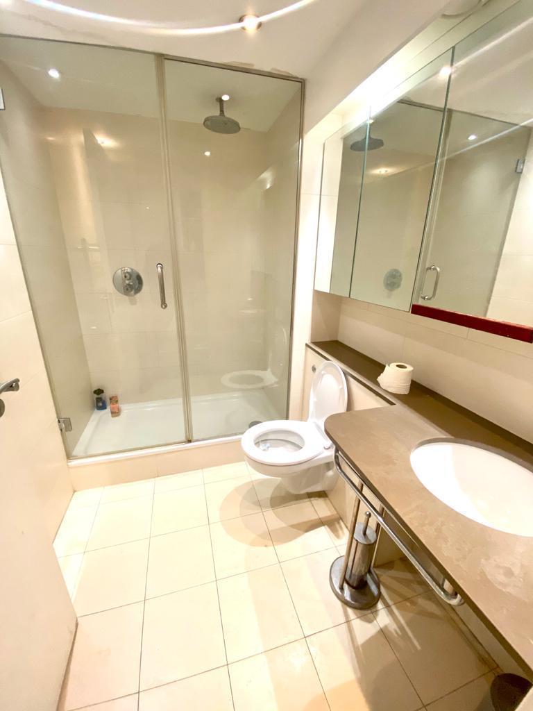 2 Bedroom Flat for Sale in Canary Wharf, E16 1BQ