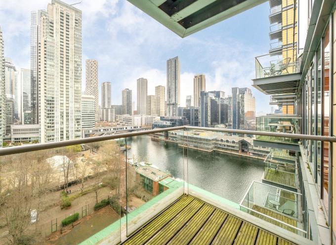 1 Bedroom Apartment to Rent in South Quay, E14 9HB