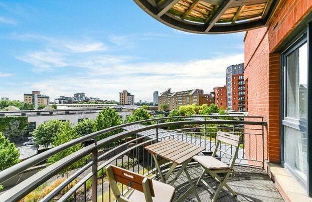1 Bedroom Apartment to Rent in Canary Wharf, E14 3SS