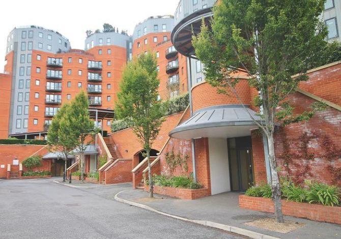 1 Bedroom Apartment to Rent in Canary Wharf, E14 3SS