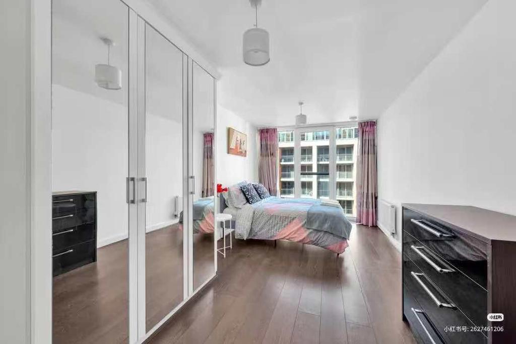 2 Bedroom Apartment to Rent in Royal Victoria Docks, Excel, E16 1BS