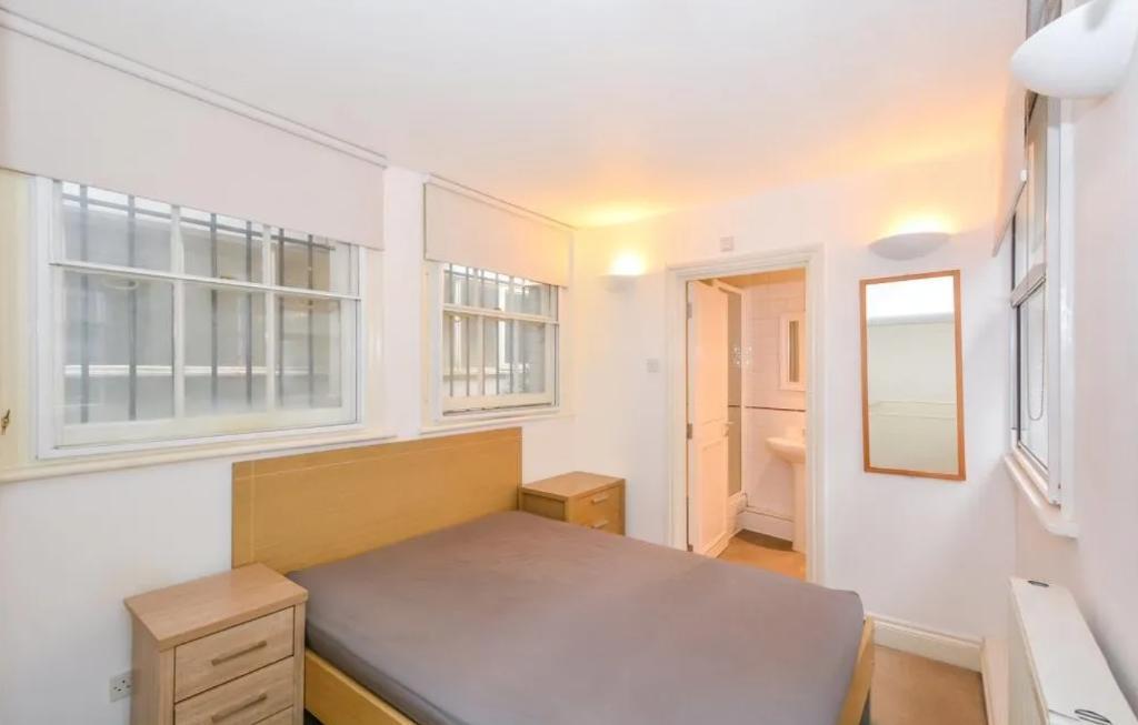 1 Bedroom Flat to Rent in Aldgate, Spitafields, EC2M 4NR