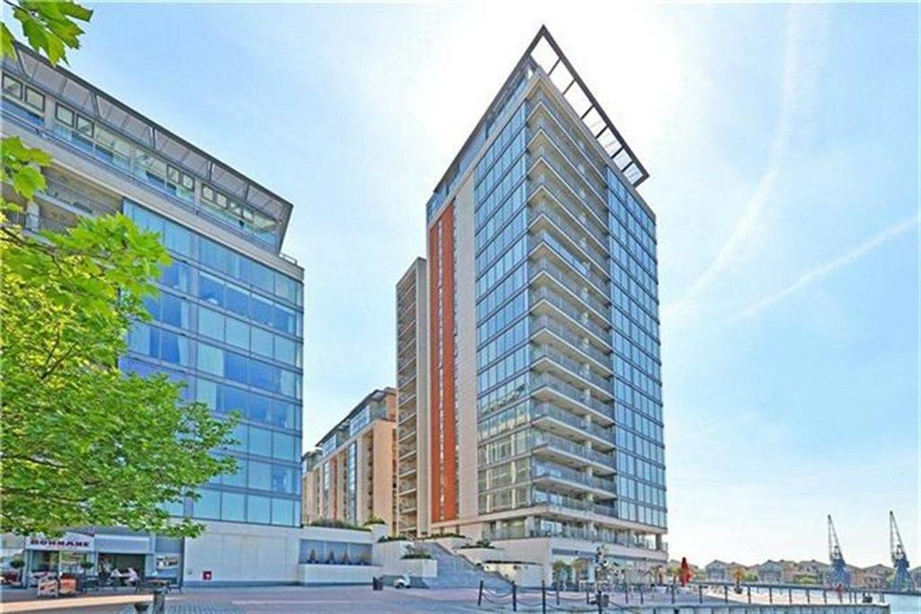 1 Bedroom Apartment to Rent in Royal Victoria Dock, E16 1AQ