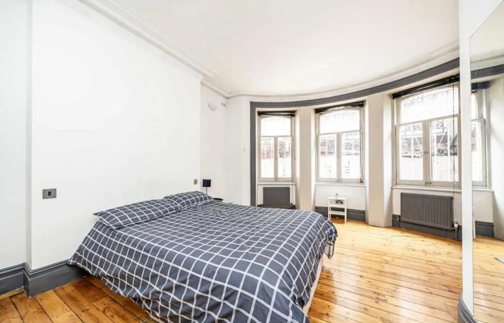 3 Bedroom Flat to Rent in Marylebone, Hyde Park, Regents Park, NW1 5AY