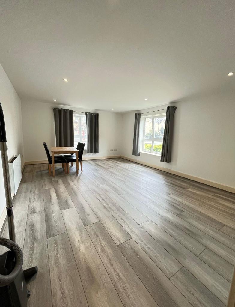 2 Bedroom Flat to Rent in Canary Wharf, Isle Dogs, E14 3SF