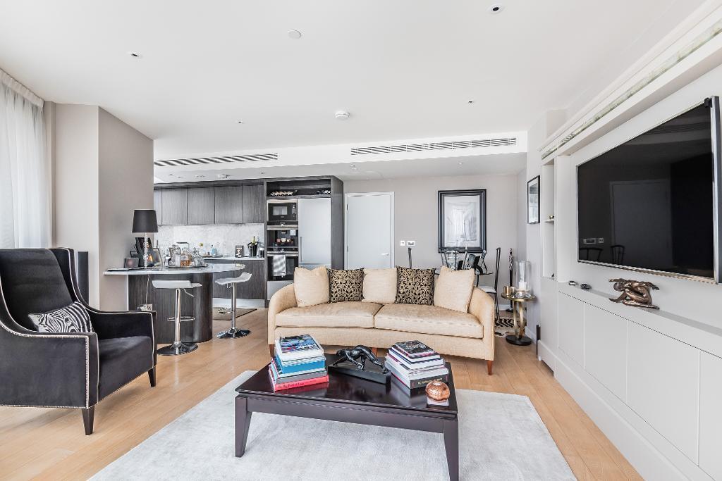 2 Bedroom Apartment for Sale in Canary Wharf, E14 9BF