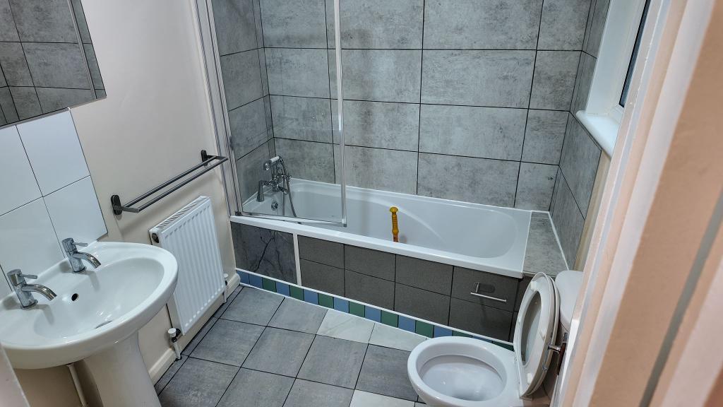 3 Bedroom Terraced to Rent in London, E7 9DG