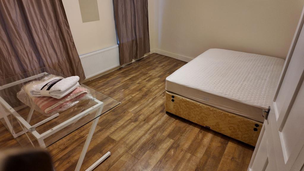 3 Bedroom Terraced to Rent in London, E7 9DG