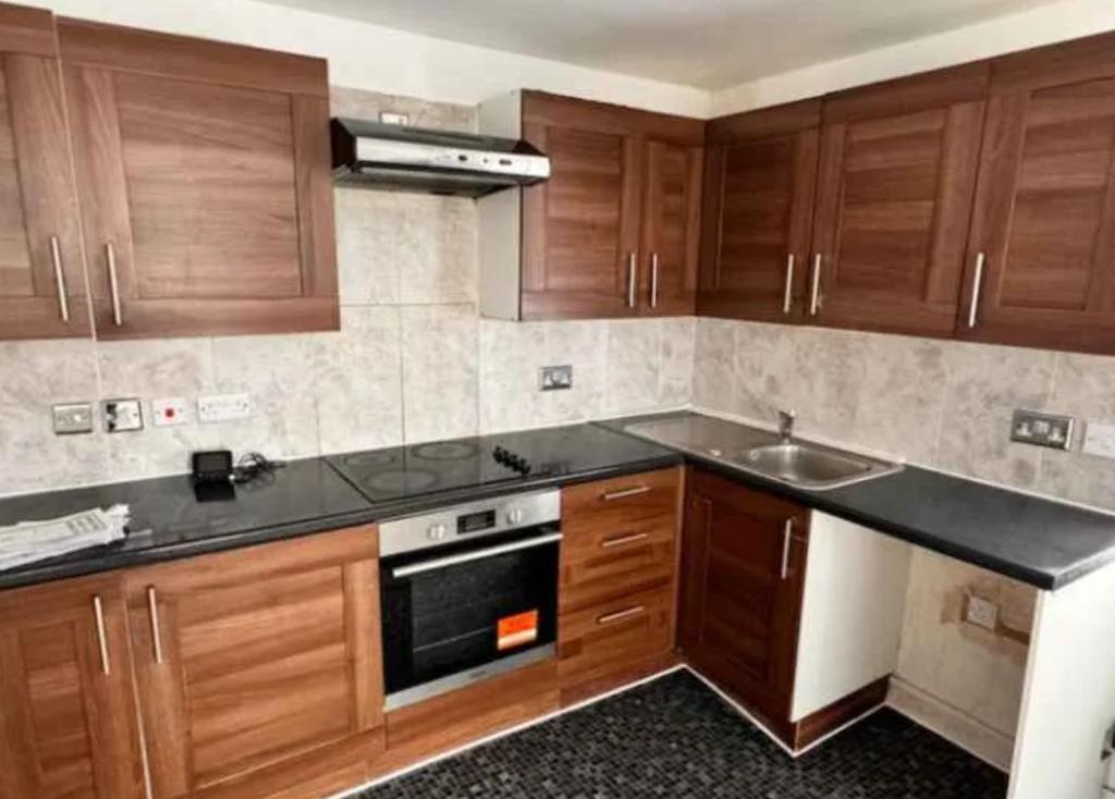 3 Bedroom Detached to Rent in Romford Road, East London, E7 8AX