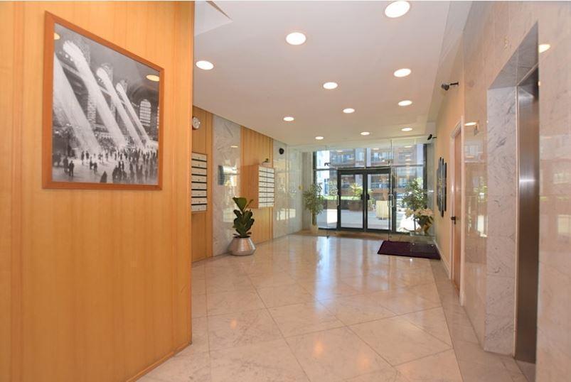 1 Bedroom Apartment to Rent in South Quay, Canary Wharf, E14 9QD