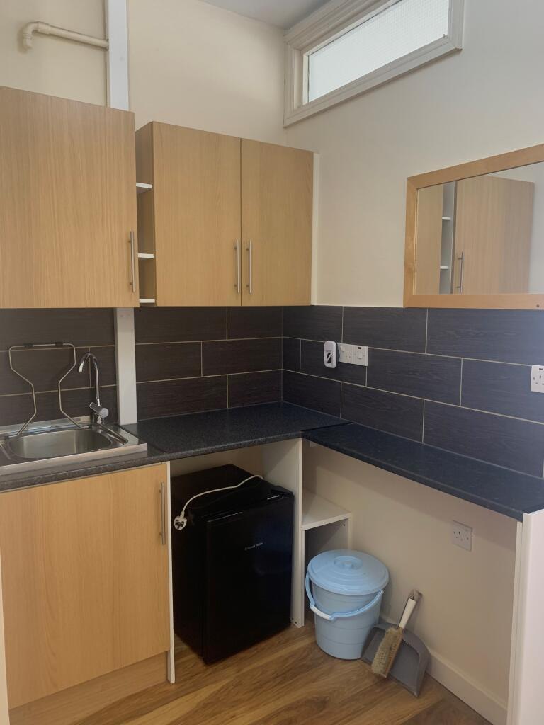 Studio to Rent in Peckham, SE5 8QU