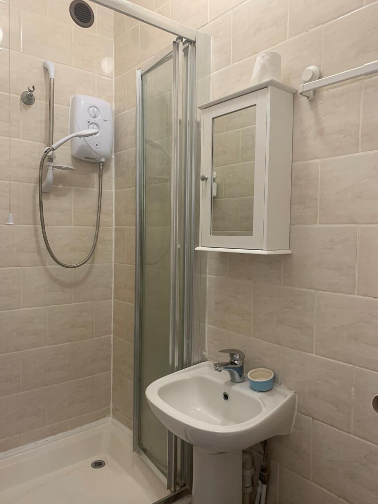 Studio to Rent in Peckham, SE5 8QU