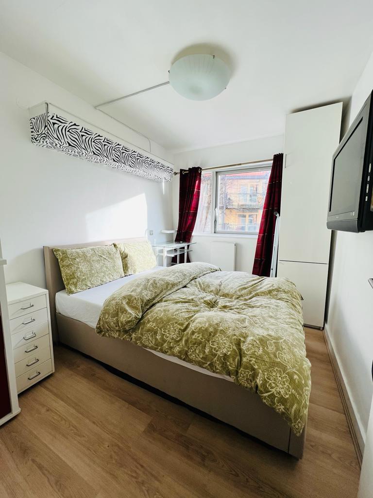 2 Bedroom Apartment to Rent in Greenwich, SE10 0BP