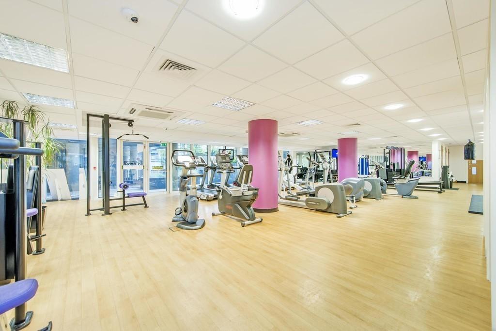 1 Bedroom Apartment for Sale in South Quay, E14 9HW