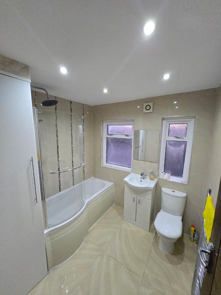 3 Bedroom Detached to Rent in Ilford, IG3 9DB