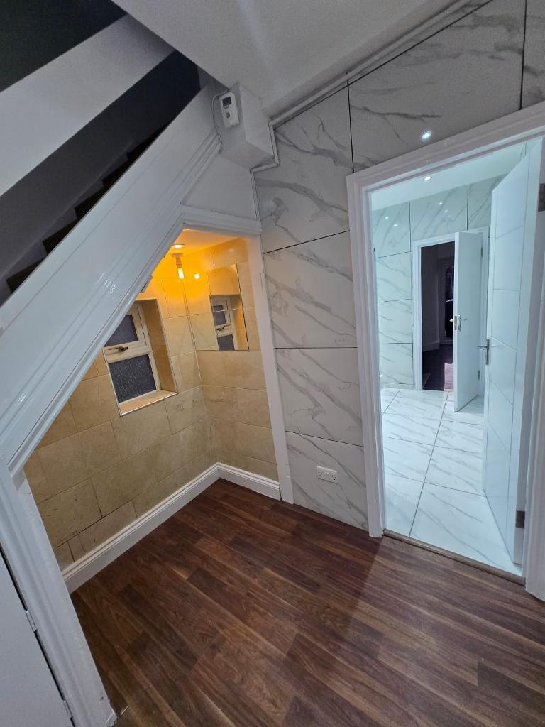 3 Bedroom Detached to Rent in Ilford, IG3 9DB