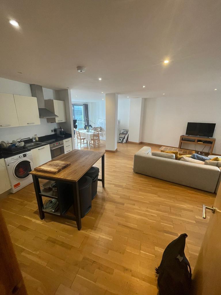 2 Bedroom Flat for Sale in Bow, Fish Island, Hackney Wick, E3 2LX