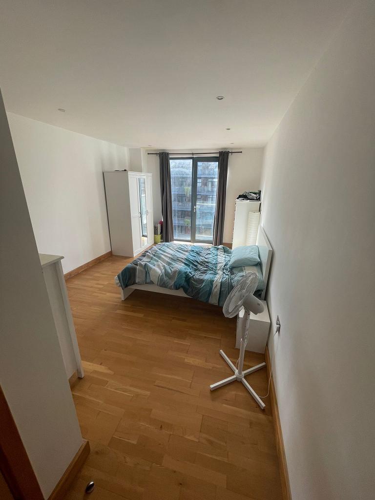 2 Bedroom Flat for Sale in Bow, Fish Island, Hackney Wick, E3 2LX