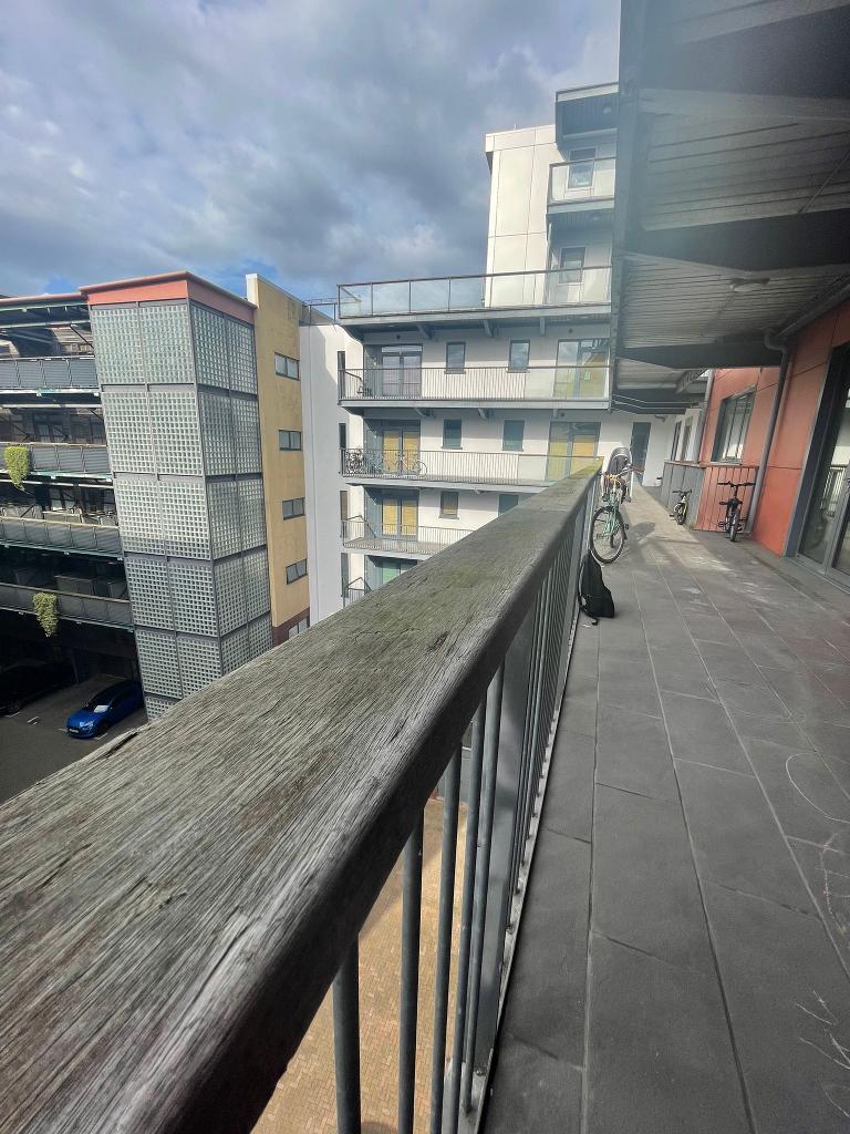 2 Bedroom Flat for Sale in Bow, Fish Island, Hackney Wick, E3 2LX