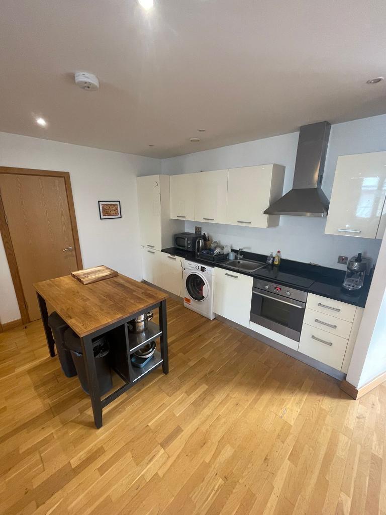 2 Bedroom Flat for Sale in Bow, Fish Island, Hackney Wick, E3 2LX