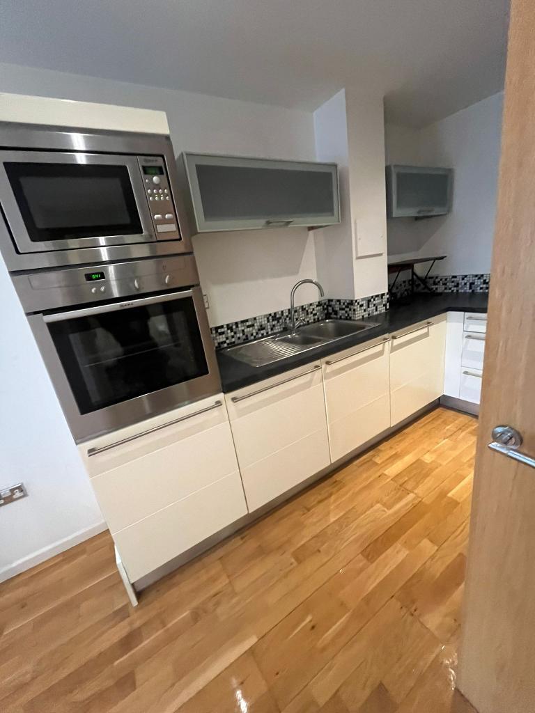 1 Bedroom Apartment for Sale in South Quay, E14 9HW
