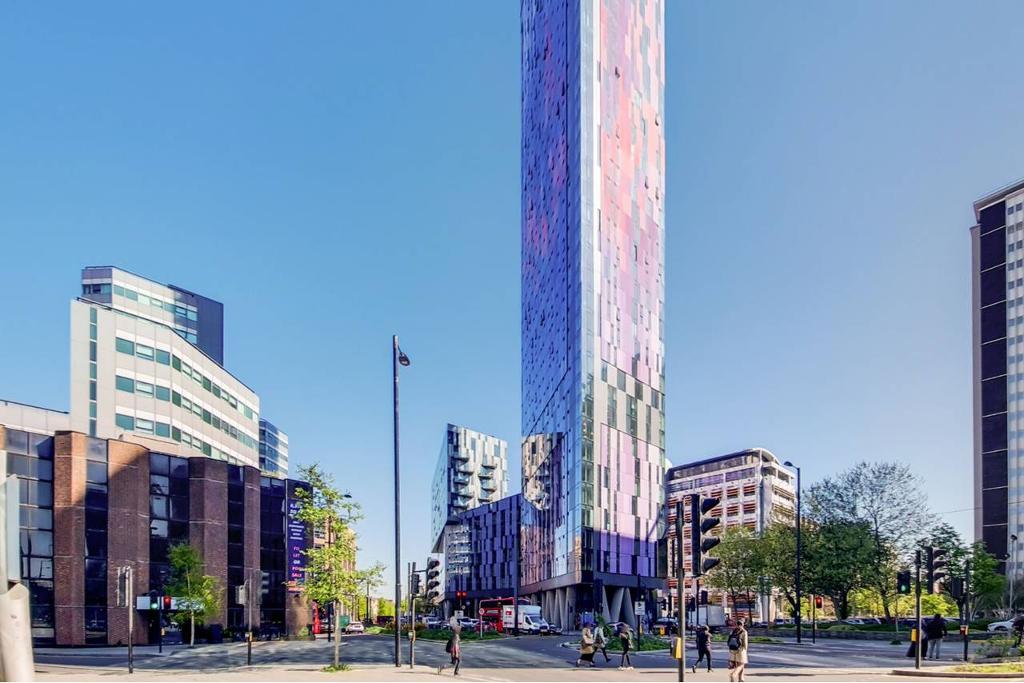 3 Bedroom Apartment to Rent in Croydon, CR0 2GE