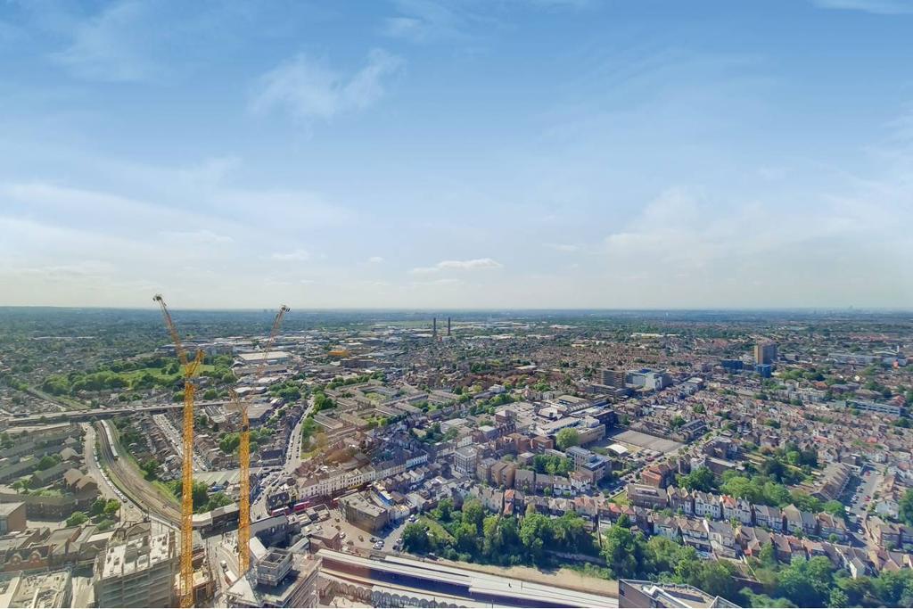 3 Bedroom Apartment to Rent in Croydon, CR0 2GE