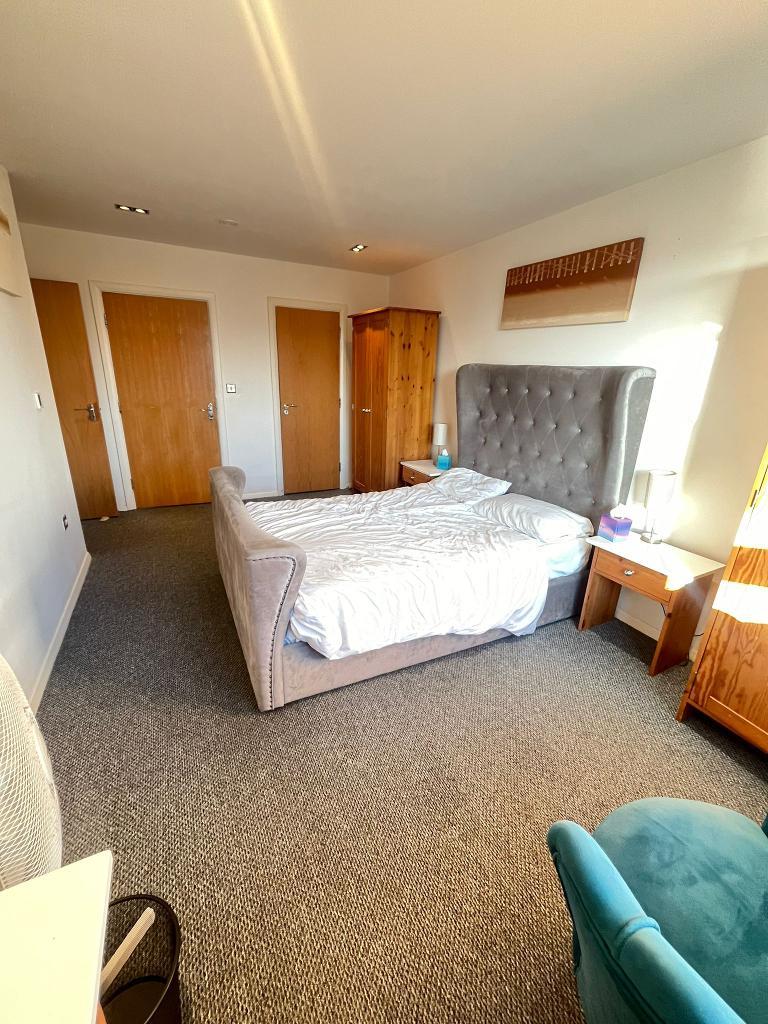 2 Bedroom Flat to Rent in Canary Wharf, E14 9LU