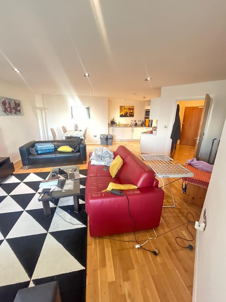 2 Bedroom Flat to Rent in Canary Wharf, E14 9LU
