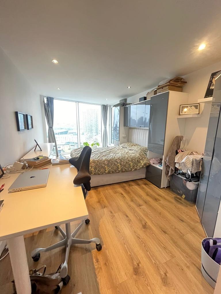 1 Bedroom Flat to Rent in Royal Victoria Docks, Excel, E16 1AQ