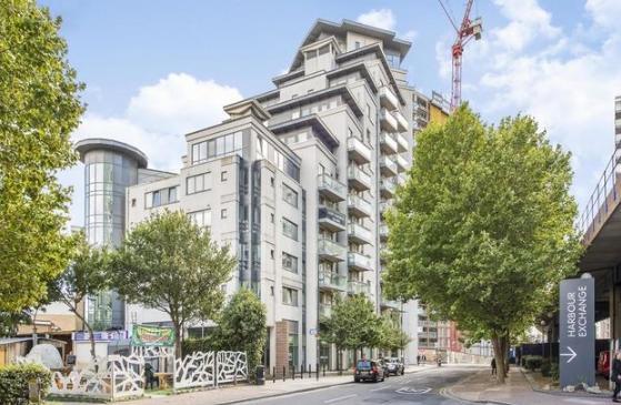 Flat to Rent in South Quay, Canary Wharf, E14 9LS