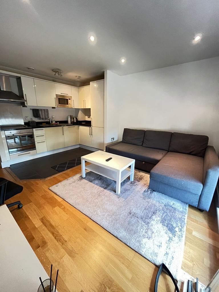 1 Bedroom Flat to Rent in Blackwall Way, E14 9EL