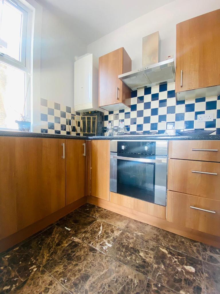 Studio to Rent in Broadway, Westfield, E15 4QZ