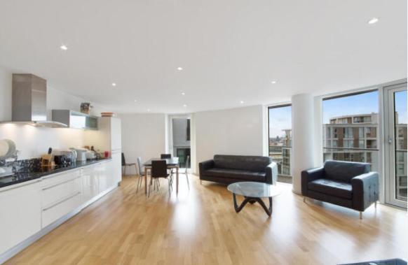 2 Bedroom Flat to Rent in Canary Wharf, South Quay, E14 9HW