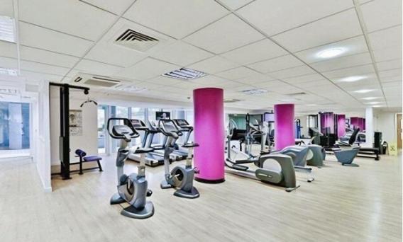 2 Bedroom Flat to Rent in Canary Wharf, South Quay, E14 9HW