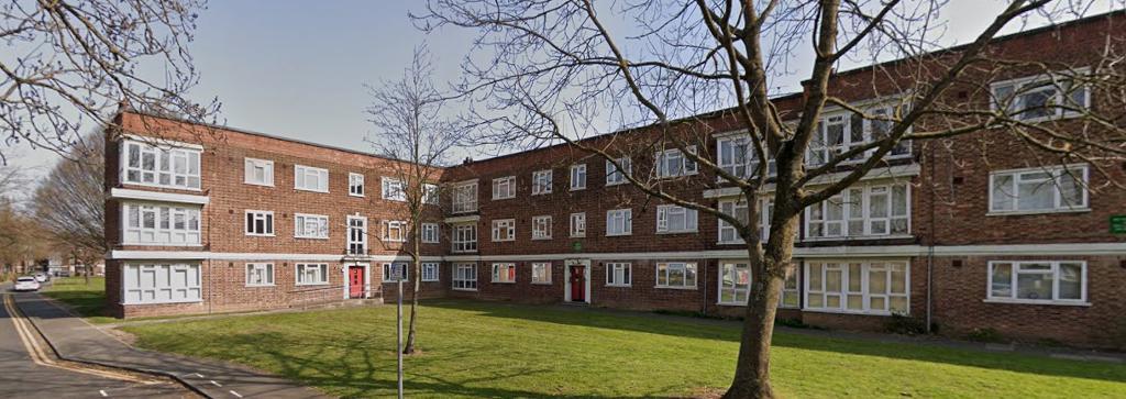 2 Bedroom Flat to Rent in Barking, IG11 8UG