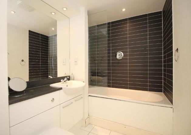 1 Bedroom Apartment to Rent in Blackwall, Canary Wharf, E14 9GN