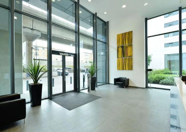 1 Bedroom Apartment to Rent in Blackwall, Canary Wharf, E14 9GN