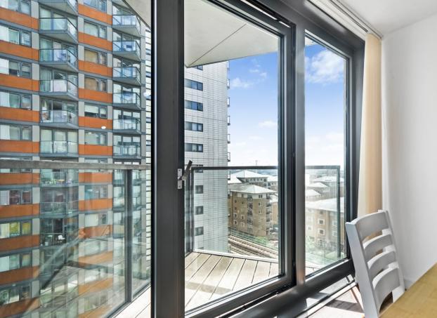 1 Bedroom Apartment to Rent in Blackwall, Canary Wharf, E14 9GN