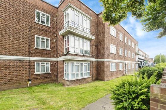 2 Bedroom Flat to Rent in Barking, IG11 8UG