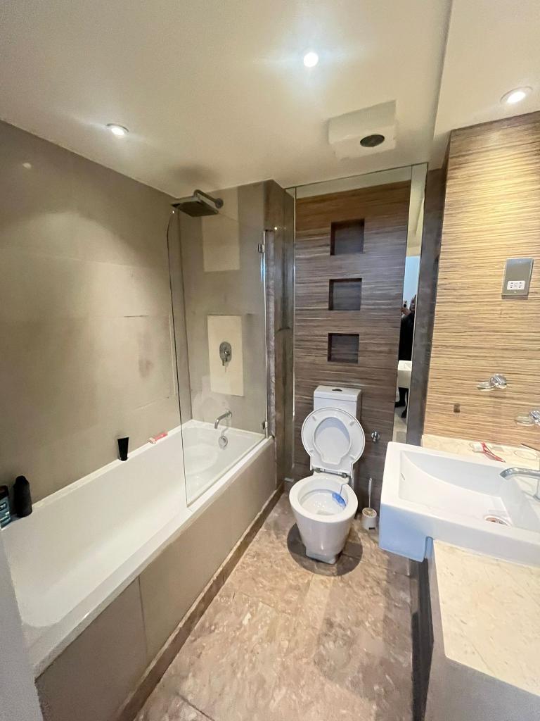 2 Bedroom Flat to Rent in Canary Wharf, E14 9LS