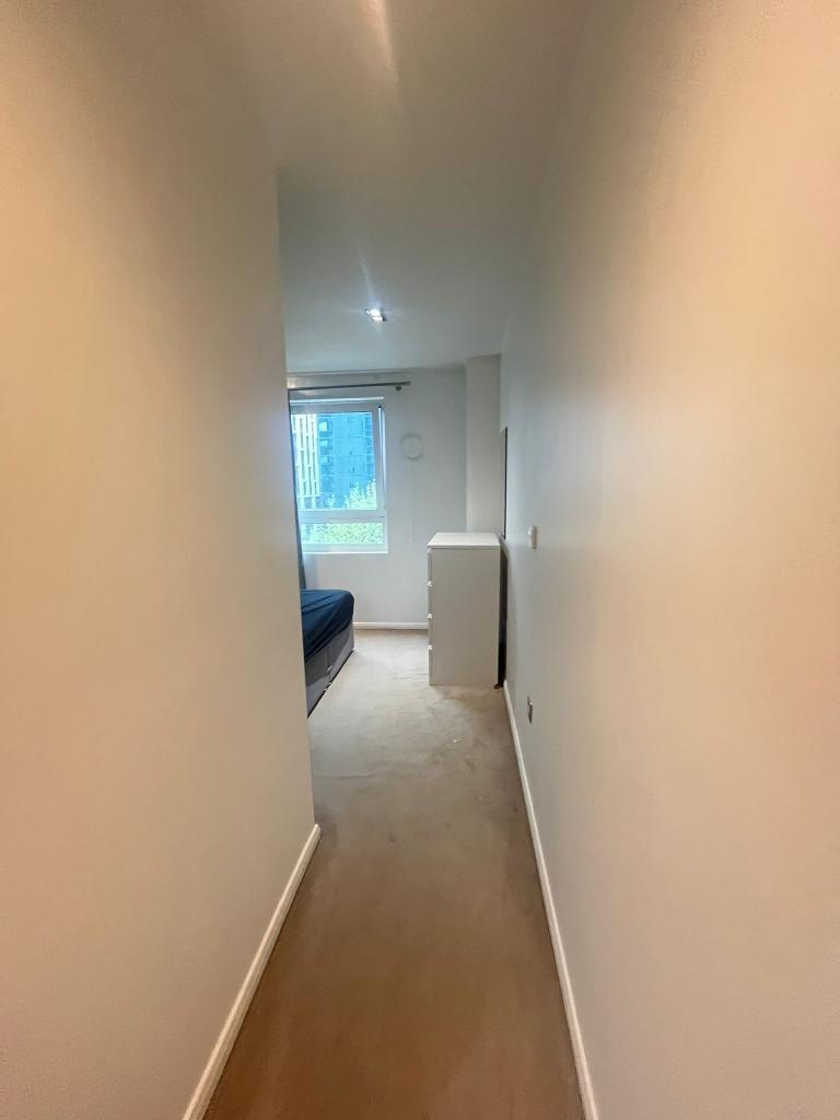 2 Bedroom Flat to Rent in Canary Wharf, E14 9LS