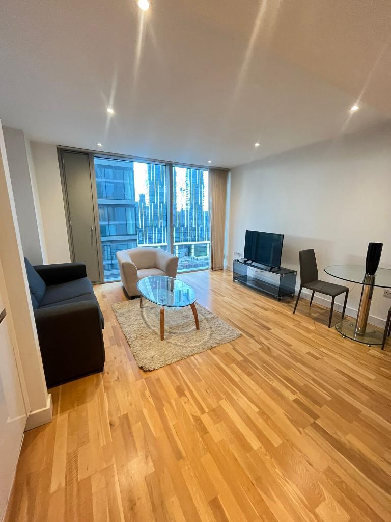 1 Bedroom Flat to Rent in Canary Wharf, South Quay, E14 9AF
